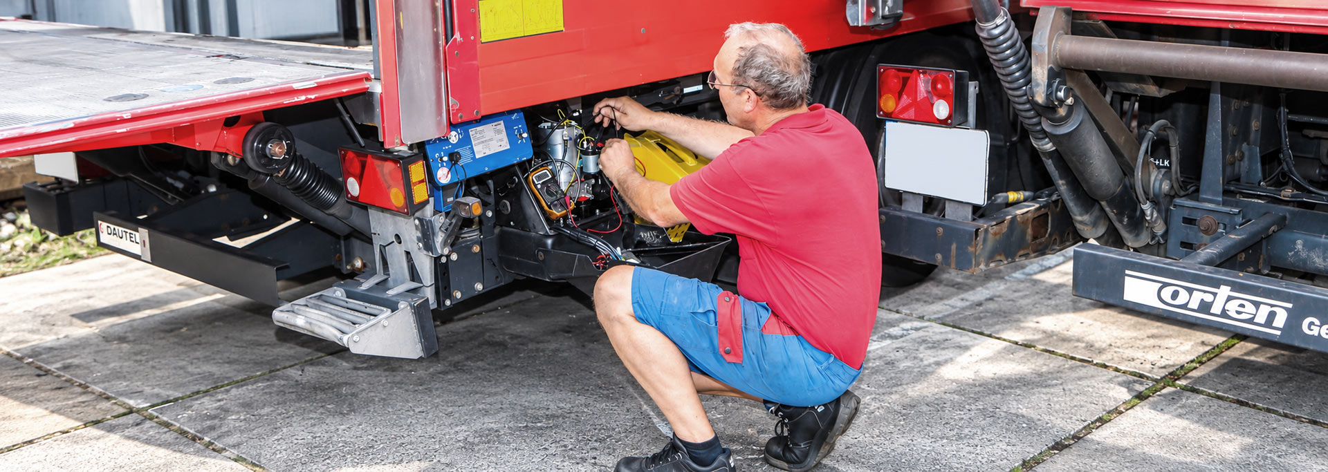 Reparatur und Montage von Ladebordwänden Reparatur und Montage von Ladebordwänden